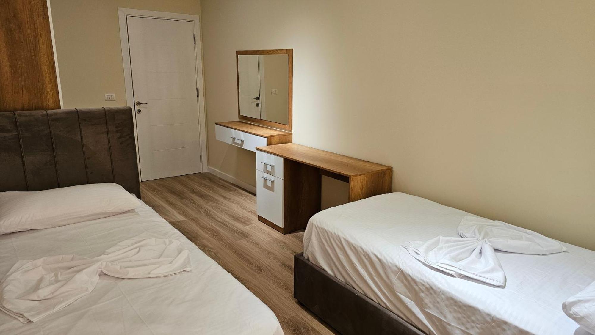 Tirana Airport Apartment Екстериор снимка